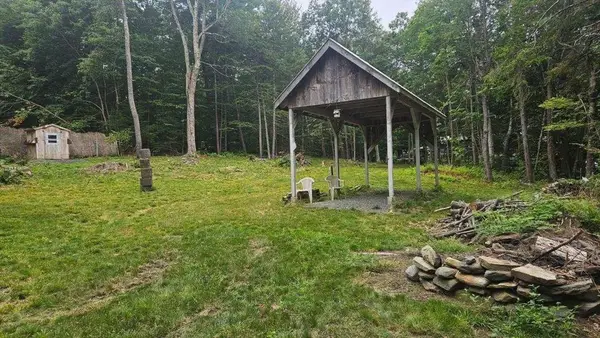 8 Deer Run Path, Heath, MA 01346