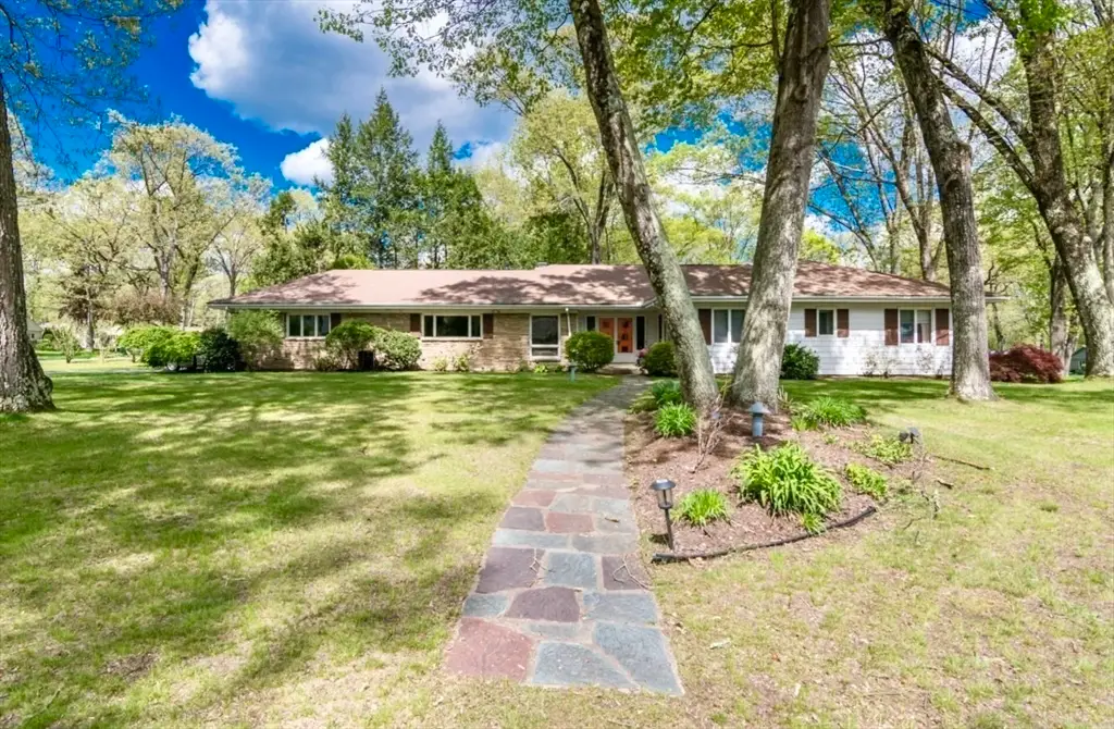 127 Magnolia Circle, Longmeadow, MA 01106 - Image #1