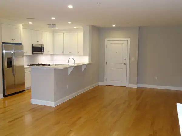 2 Inwood Drive #1010, Woburn, MA 01801