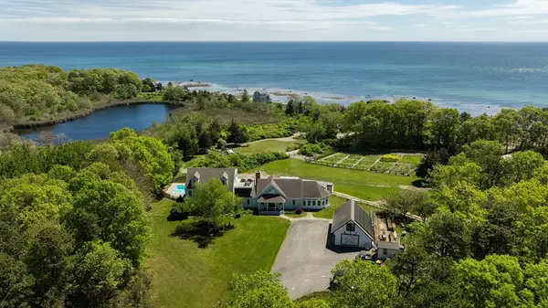 296 Center Hill Rd, Plymouth, MA 02360