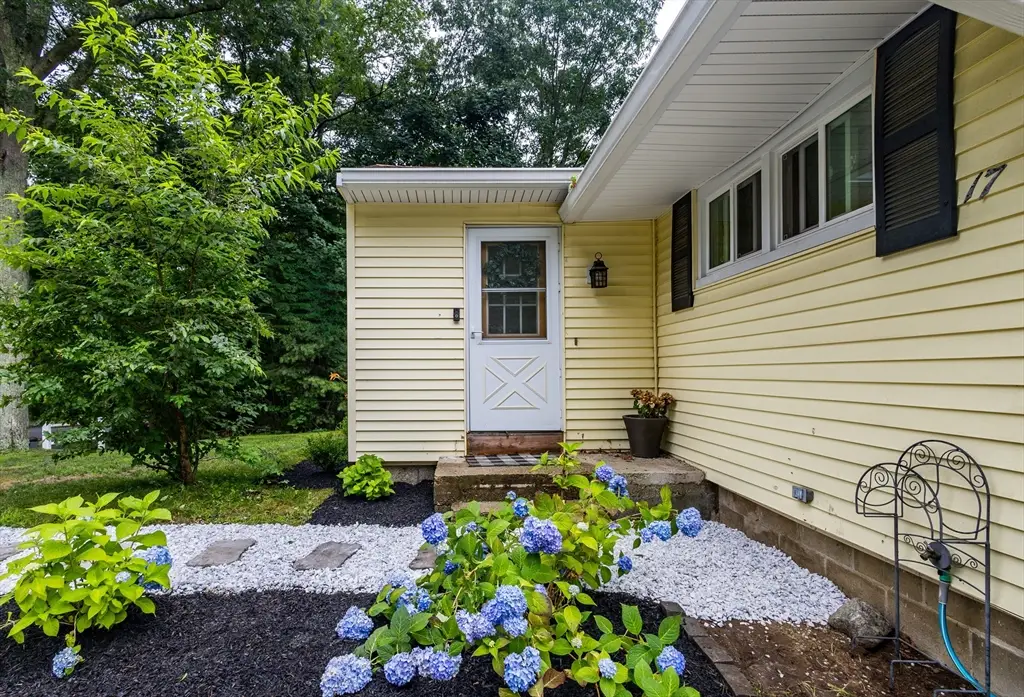 17 Pine St, Bellingham, MA 02019 - Image #1