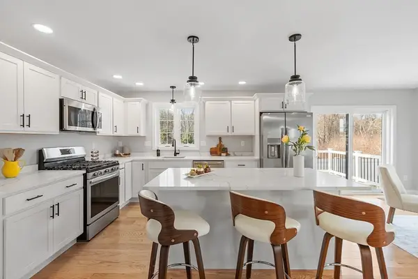 711 Massachusetts Avenue #2, Lunenburg, MA 01462