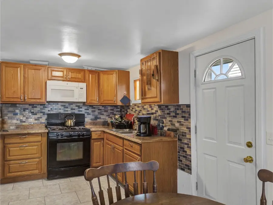 12 Rangeley Ave, Providence, RI 02908 - Image #3