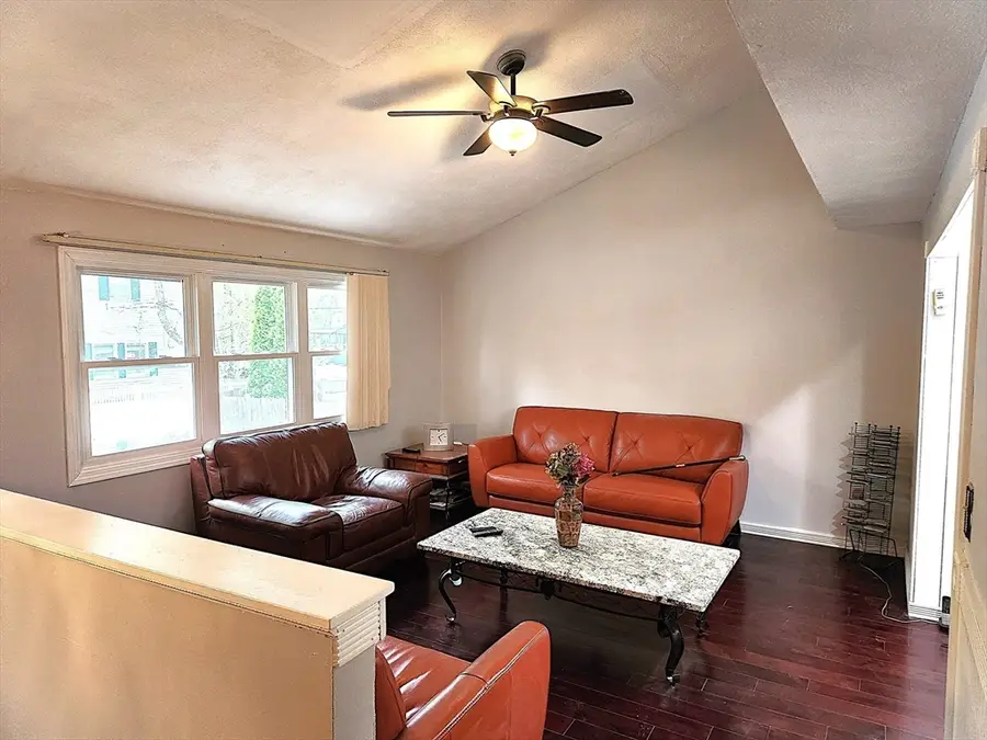 22 Osceola Ln, Billerica, MA 01821 - Image #3