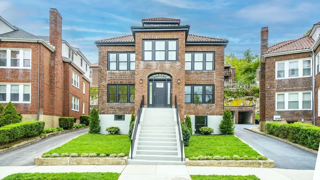 140 Columbia St #1, Brookline, MA 02446 - Image #1