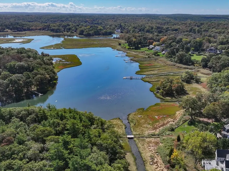 98 Black Horse Lane, Cohasset, MA 02025 - Image #2