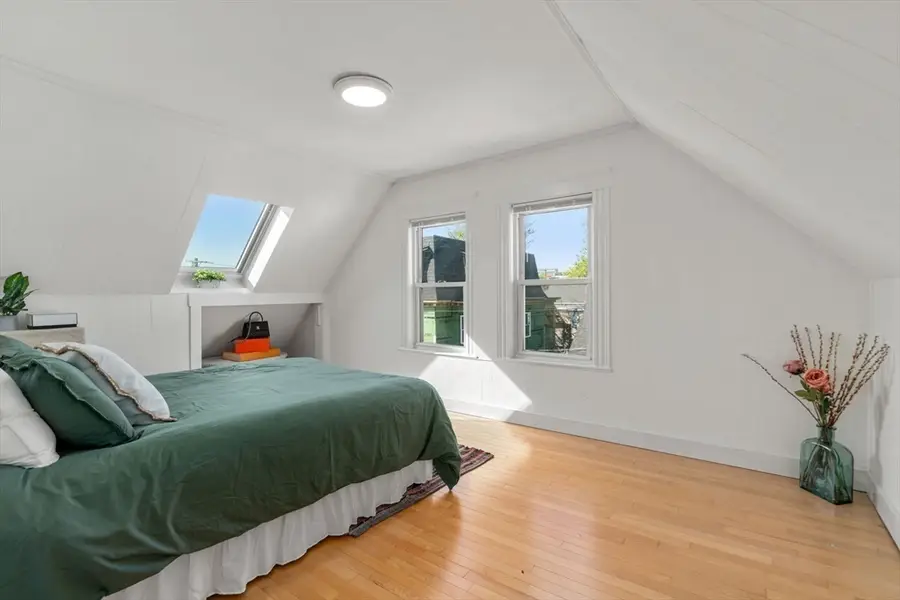 32 Richardson St, Somerville, MA 02145 - Image #2