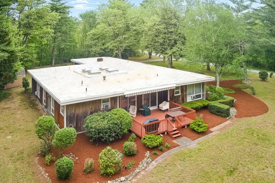 709 Walnut Plain Rd, Rochester, MA 02770 - Image #2