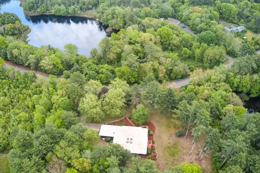 709 Walnut Plain Rd, Rochester, MA 02770 - Image #3