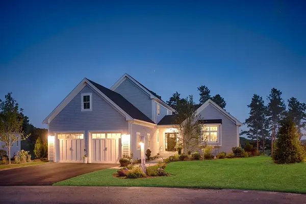 12 Wisteria Rd, Plymouth, MA 02360