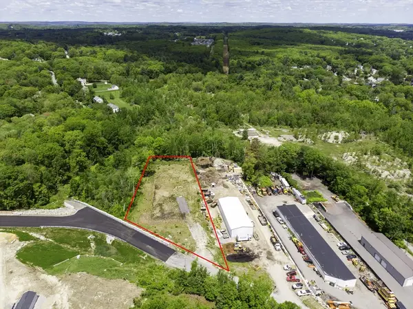 63 Old Ferry Rd, Methuen, MA 01830