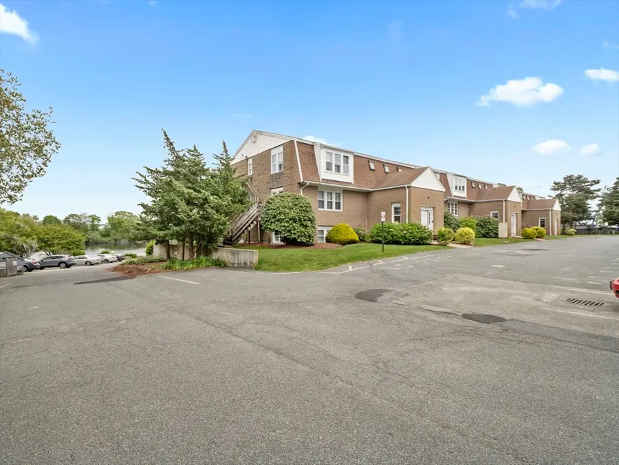 24 Bettys Pond Rd #K, Hyannis, MA 02601 - Image #3