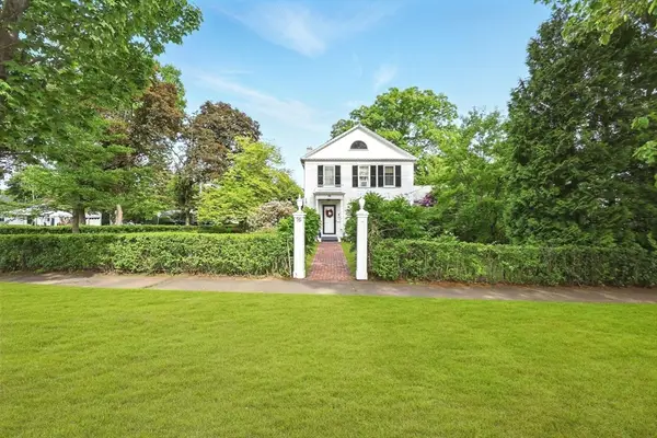 96 College St, South Hadley, MA 01075