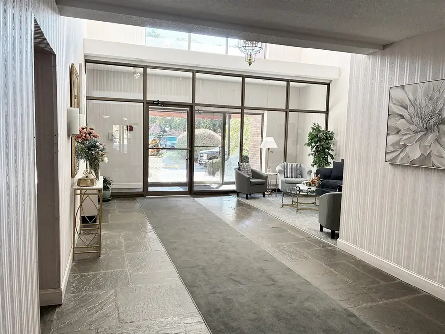 2 Summit Dr. #18, Reading, MA 01867 - Image #2