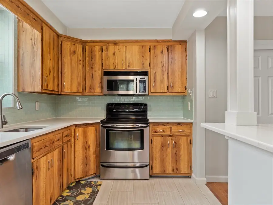 977 Westford St #4, Lowell, MA 01851 - Image #3