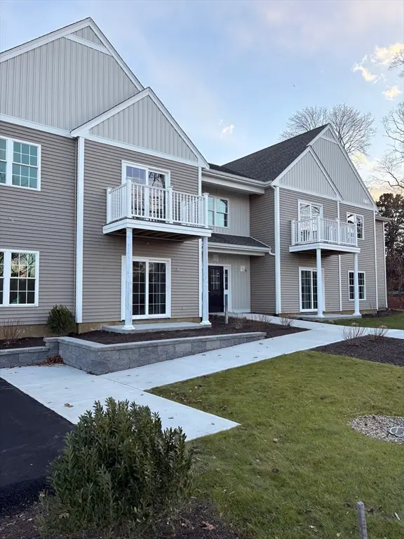 4 S Spooner St #6, Plymouth, MA 02360