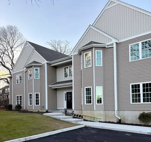 4 S Spooner St #8, Plymouth, MA 02360