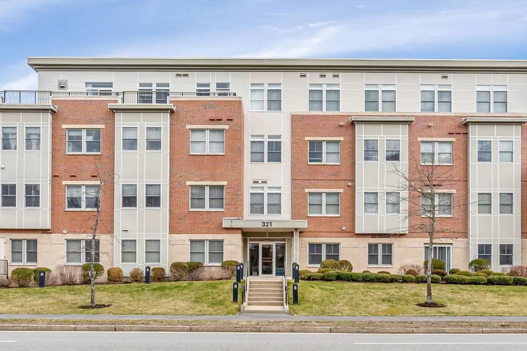 321 Hammond Pond Parkway #103, Chestnut Hill, MA 02467 - #1