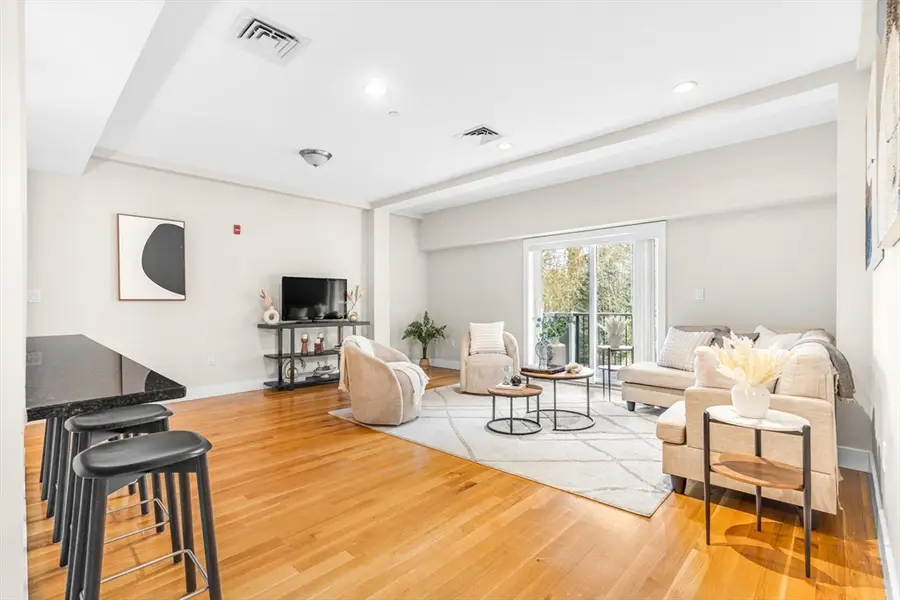 321 Hammond Pond Parkway #103, Chestnut Hill, MA 02467 - #3