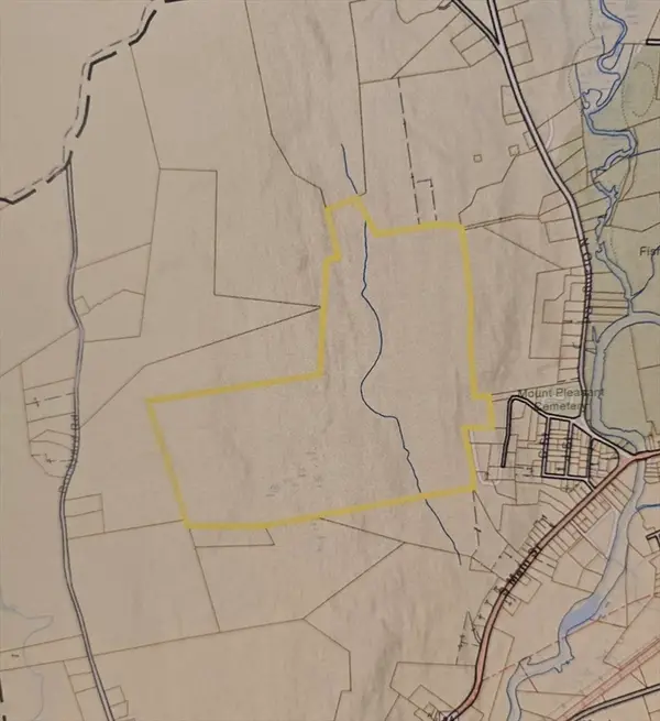 23 Mount Pleasant St, Athol, MA 01331