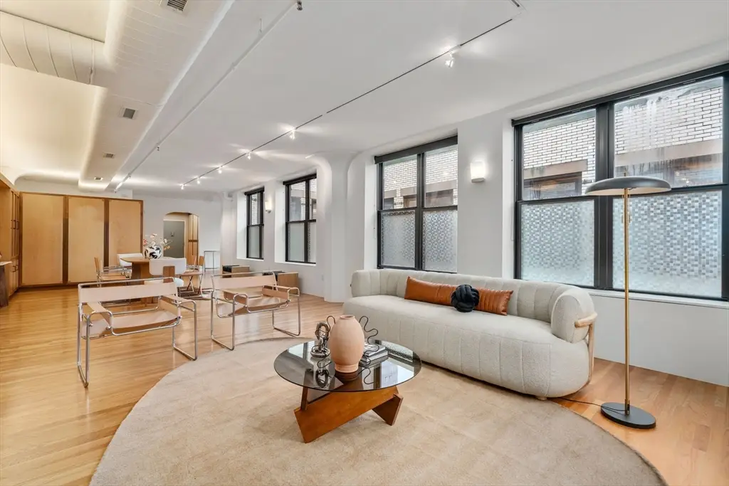 453 Washington St #11E, Boston, MA 02111 - Image #1