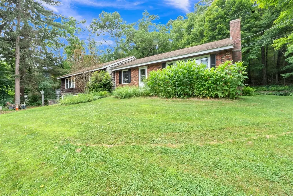 10 Hillside Dr, Brimfield, MA 01010 - Image #1