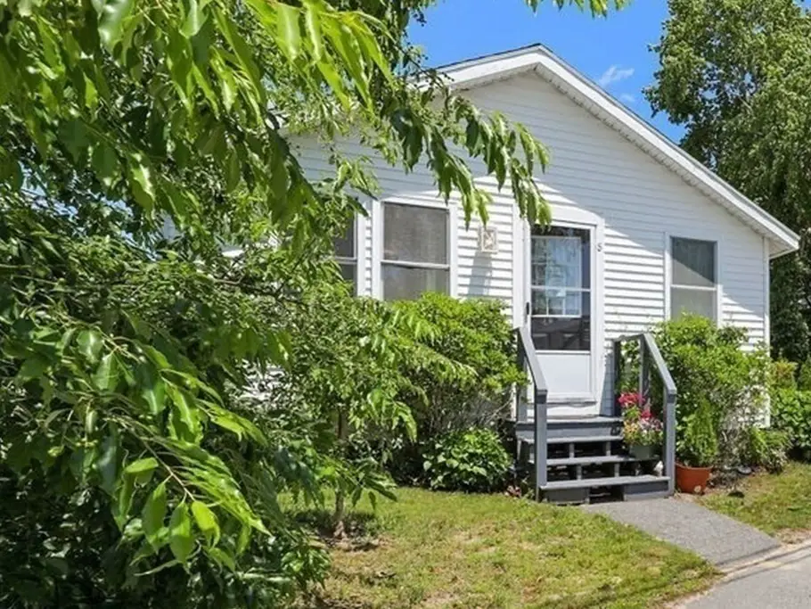 8 Woodland Cir, Wareham, MA 02571 - Image #1