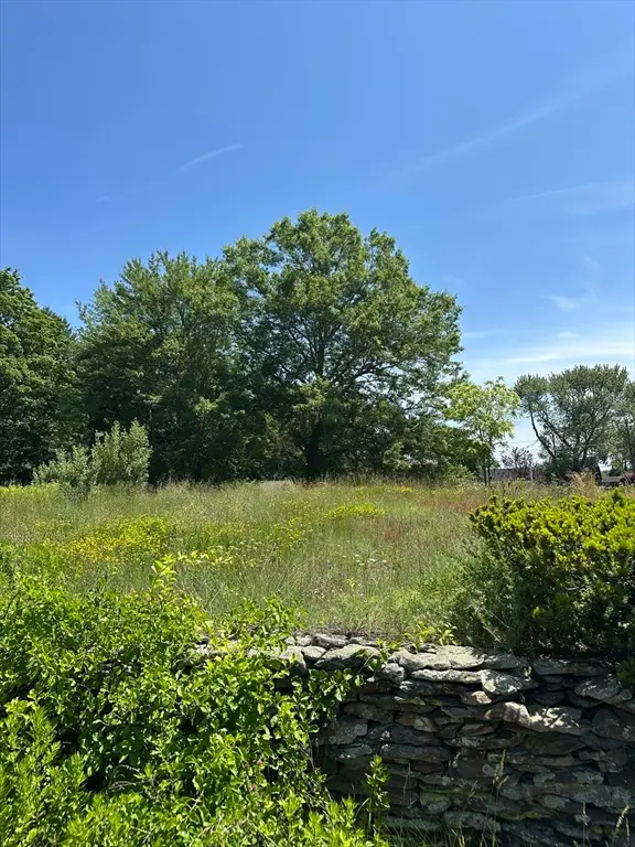 80 Phillips St, Hanson, MA 02341