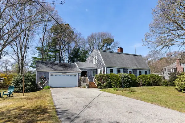 39 Bennets Neck Dr, Bourne, MA 02559