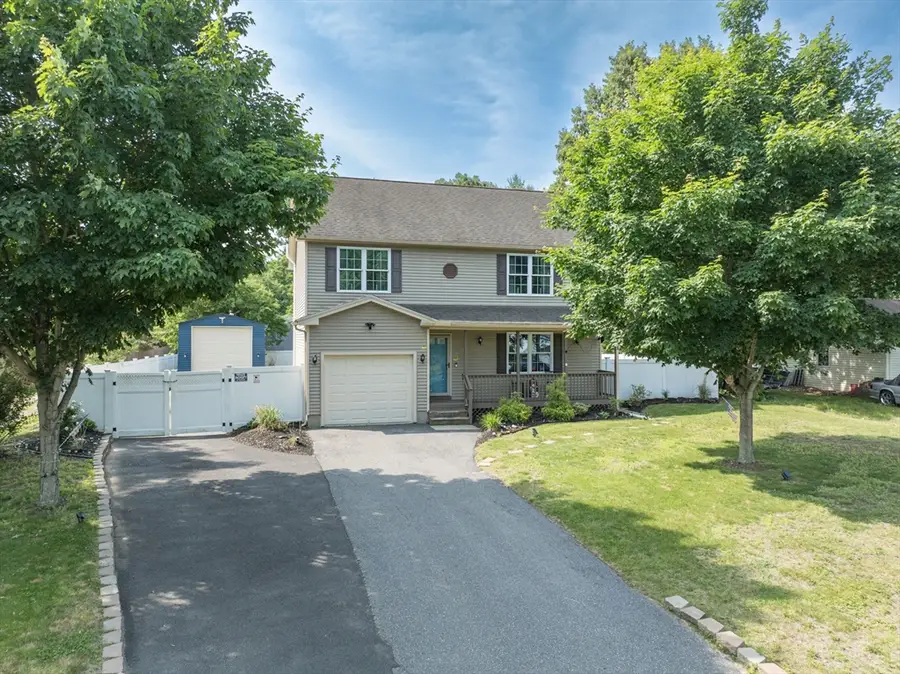 31 Acrebrook Rd, Springfield, MA 01129 - Image #2