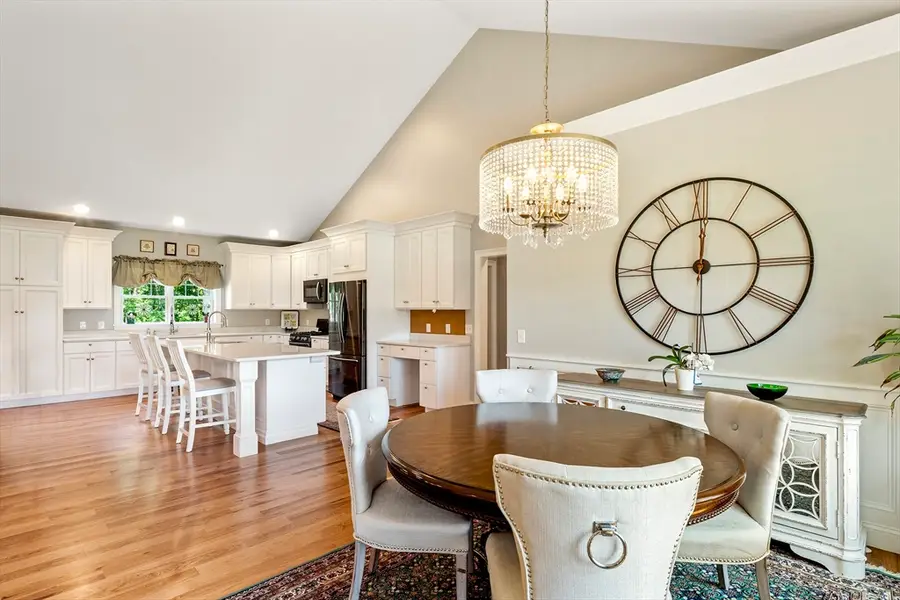 42 Aubin, Seekonk, MA 02771 - Image #2