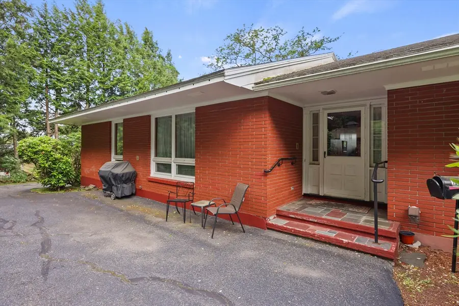 144 Kittredge Rd, Pittsfield, MA 01201 - Image #2