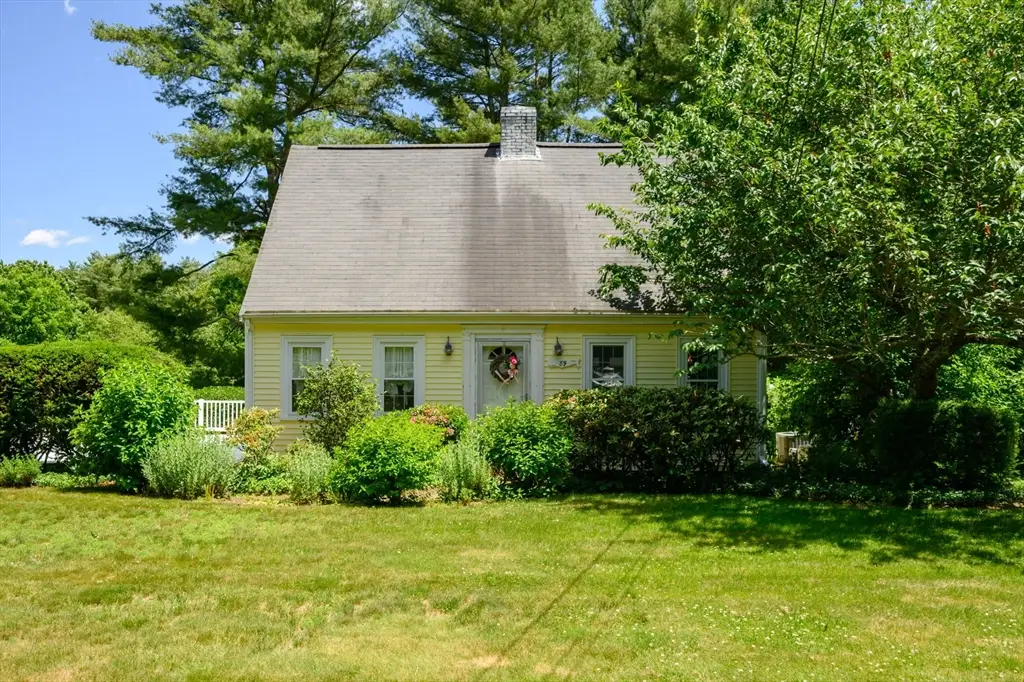 89 W Elm St, Pembroke, MA 02359 - Image #1