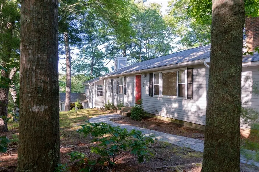 24 Little John Rd, Falmouth Town, MA 02536 - Image #3