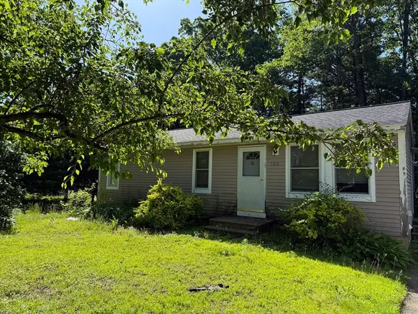 106 Peach St, Barre, MA 01005