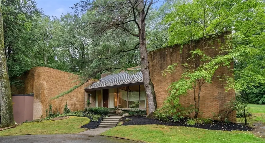 33 Aylesbury Rd, Worcester, MA 01609 - Image #2