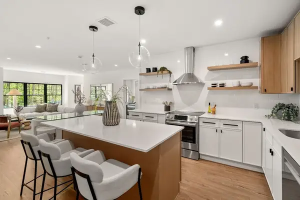 20 Audubon Way #101, Canton, MA 02021