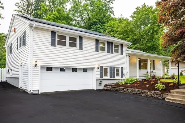 477 Salisbury St, Worcester, MA 01609