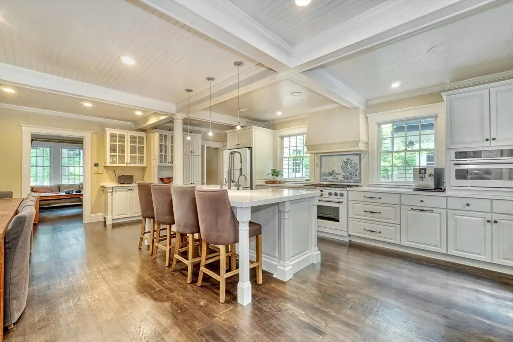 20 Grove Pl, Winchester, MA 01890 - Image #1