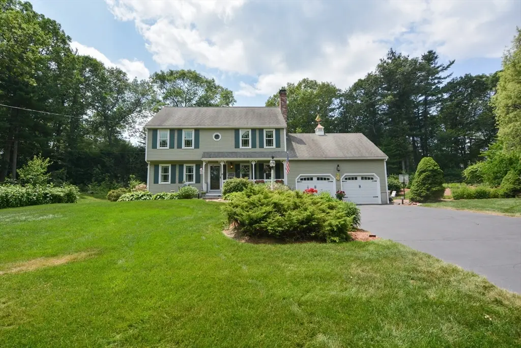 2 Crestview Dr, Mendon, MA 01756 - Image #1