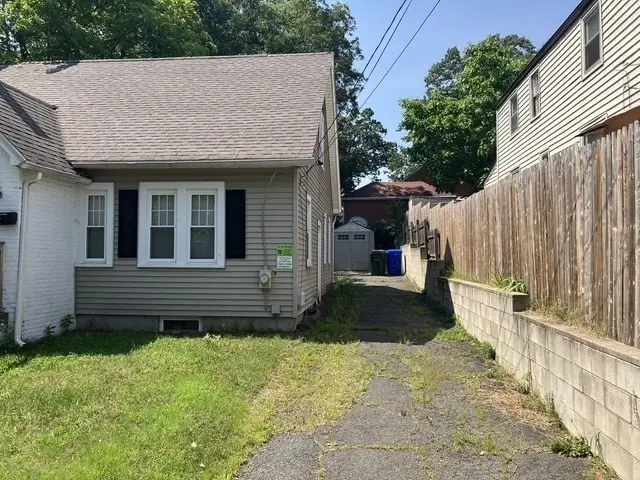 12 Carroll St, Springfield, MA 01108 - Image #2