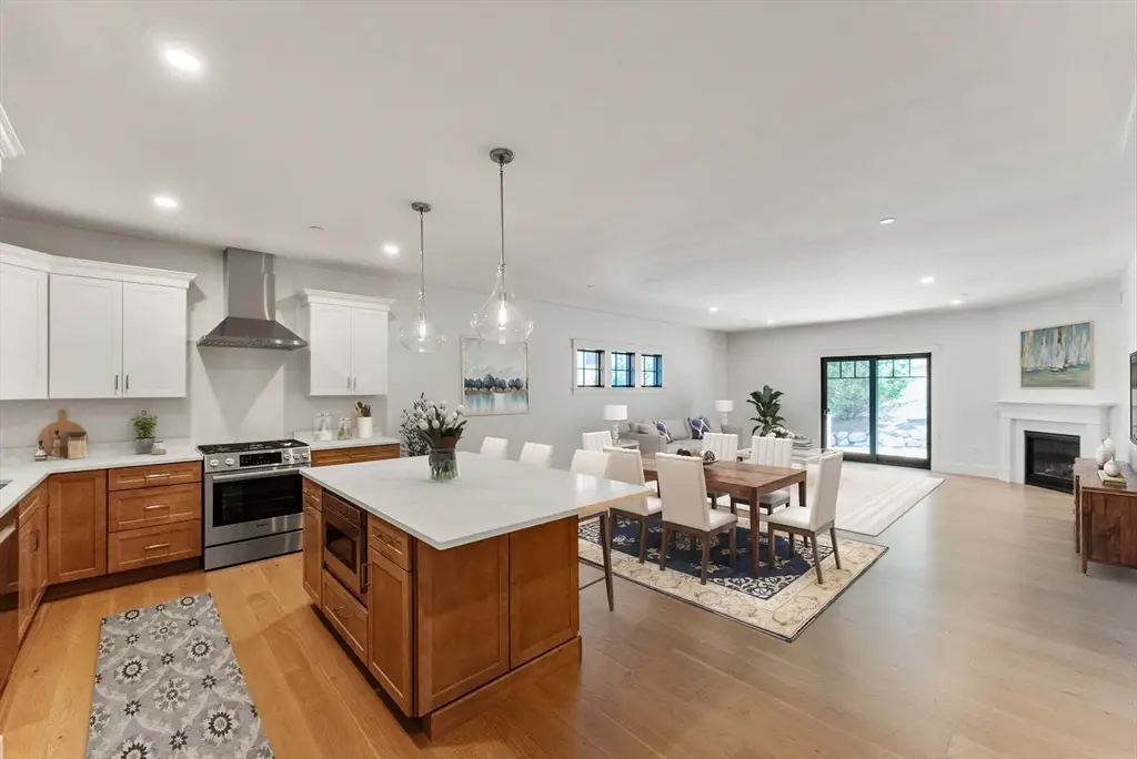 134 Court St #6, Plymouth, MA 02360 - Image #1