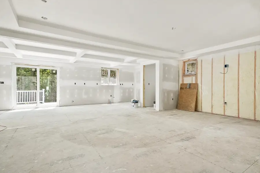 25 Bayberry Ln, Salisbury, MA 01952 - Image #2