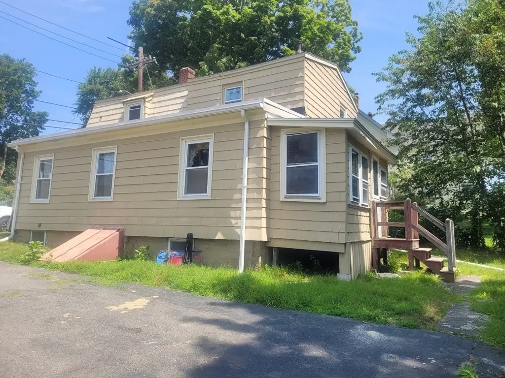 29 Jasper St, Saugus, MA 01906 - Image #1