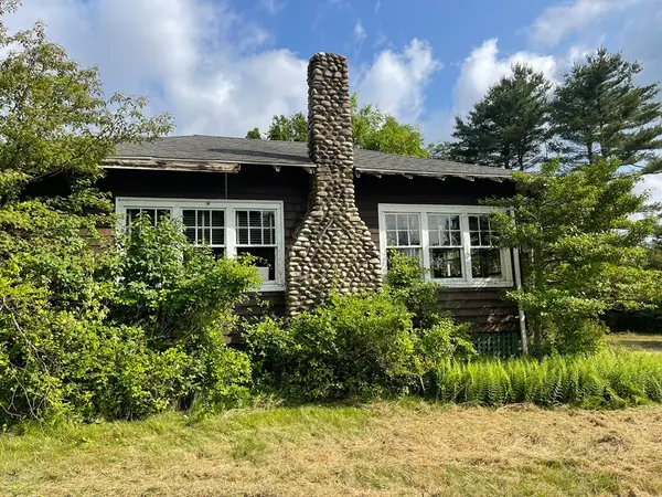 349 Old Fall River Rd, Dartmouth, MA 02747