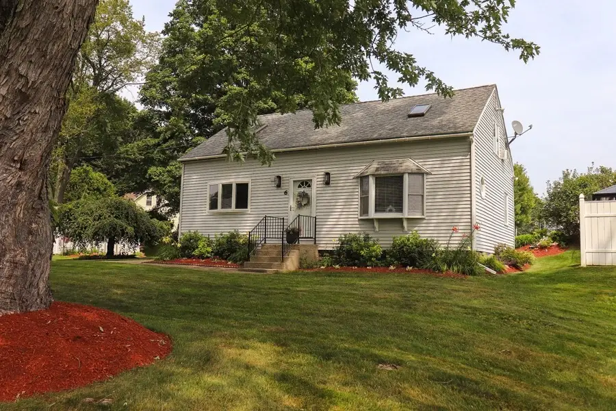 6 Rawson Ave, Oxford, MA 01540 - #1