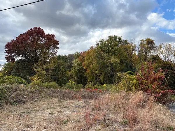 24 Dumaine St, Wilbraham, MA 01095