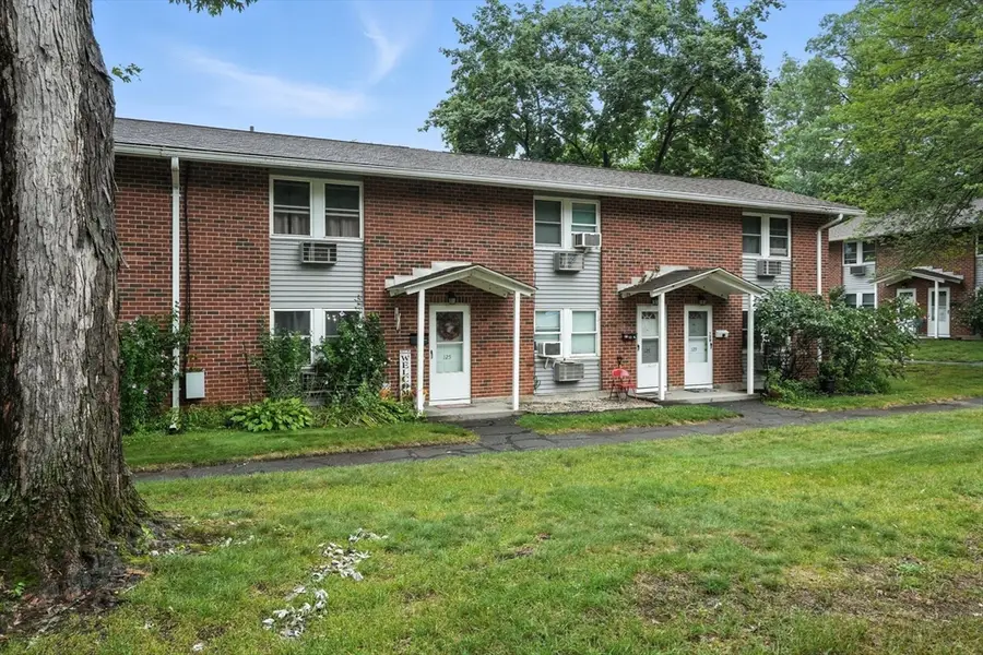 125 Manor Court #125, Springfield, MA 01118 - Image #3