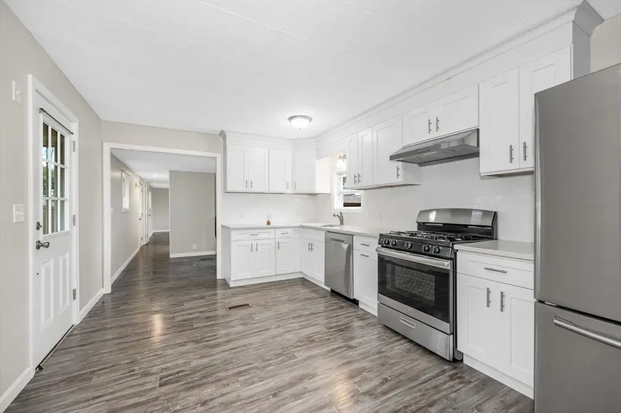 209 New Yorker Avenue, Chelmsford, MA 01824 - Image #2