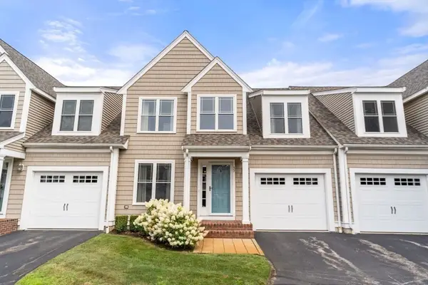 33 Barker Square Dr #33, Pembroke, MA 02359